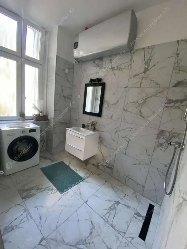 Kiadó albérlet 250000 Ft/hó áron: Budapest, XIII. kerület  Lehel utca. Mérete: 45 nm, 1 szobás | Alberlet.hu - 6599363