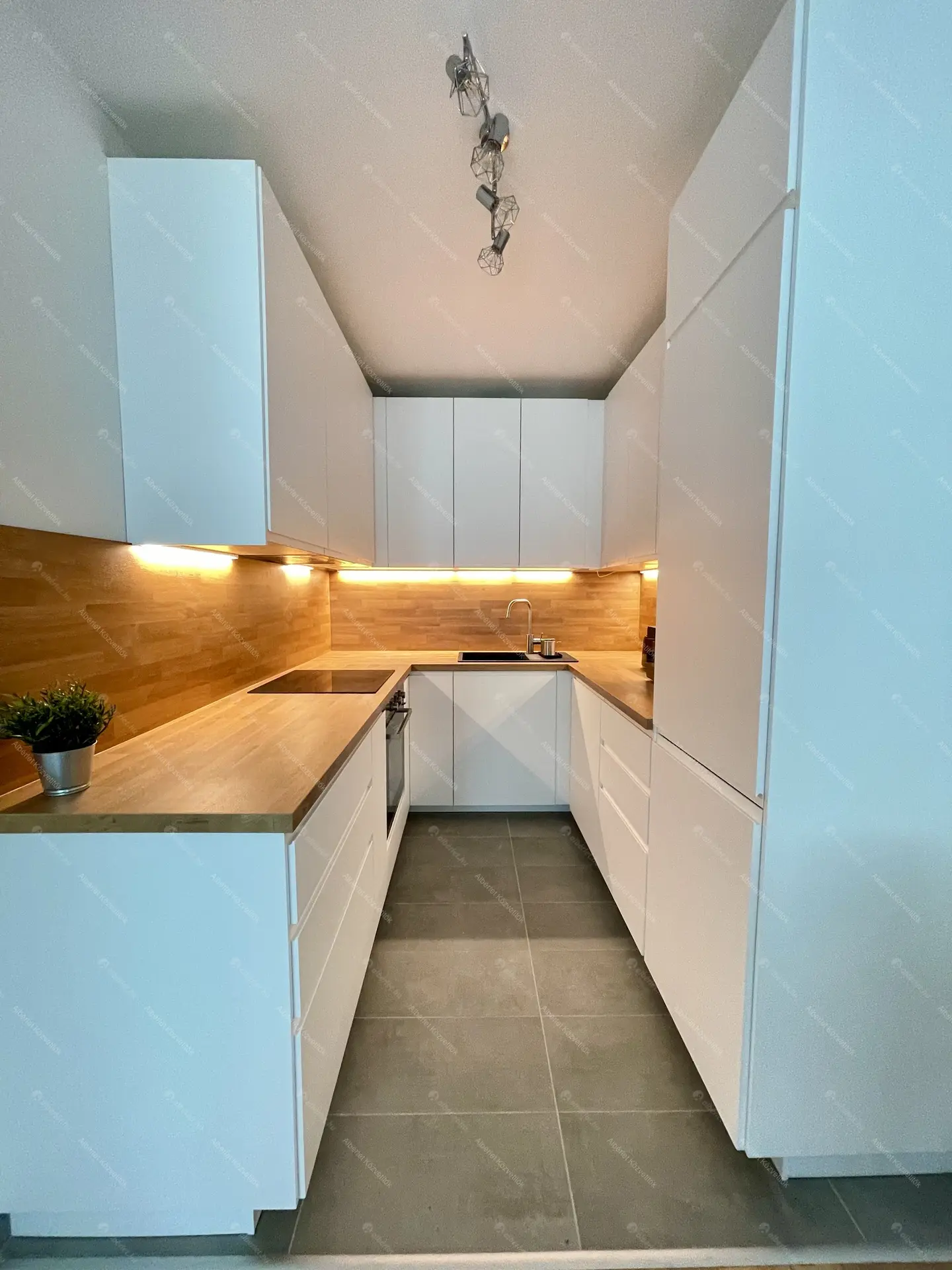 Kiadó albérlet 275000 Ft/hó áron: Budapest, XIII. kerület  Lehel utca. Mérete: 50 nm, 2 szobás | Alberlet.hu - 6028386