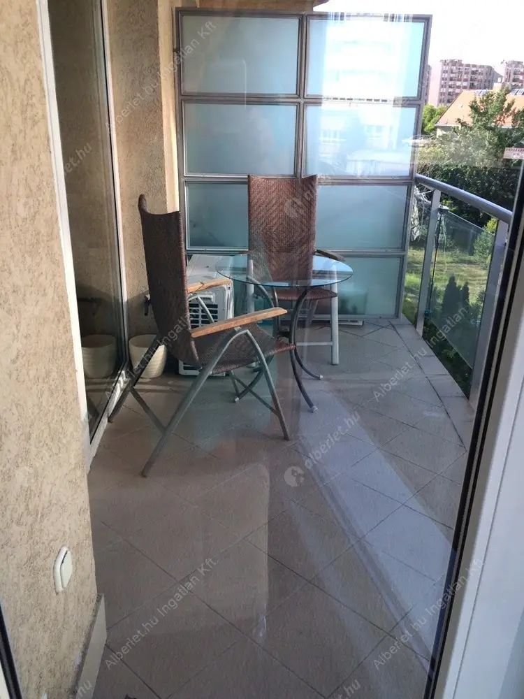 Kiadó albérlet 360000 Ft/hó áron: Budapest, XIII. kerület  Lehel utca. Mérete: 50 nm, 2 szobás | Alberlet.hu - 6516666