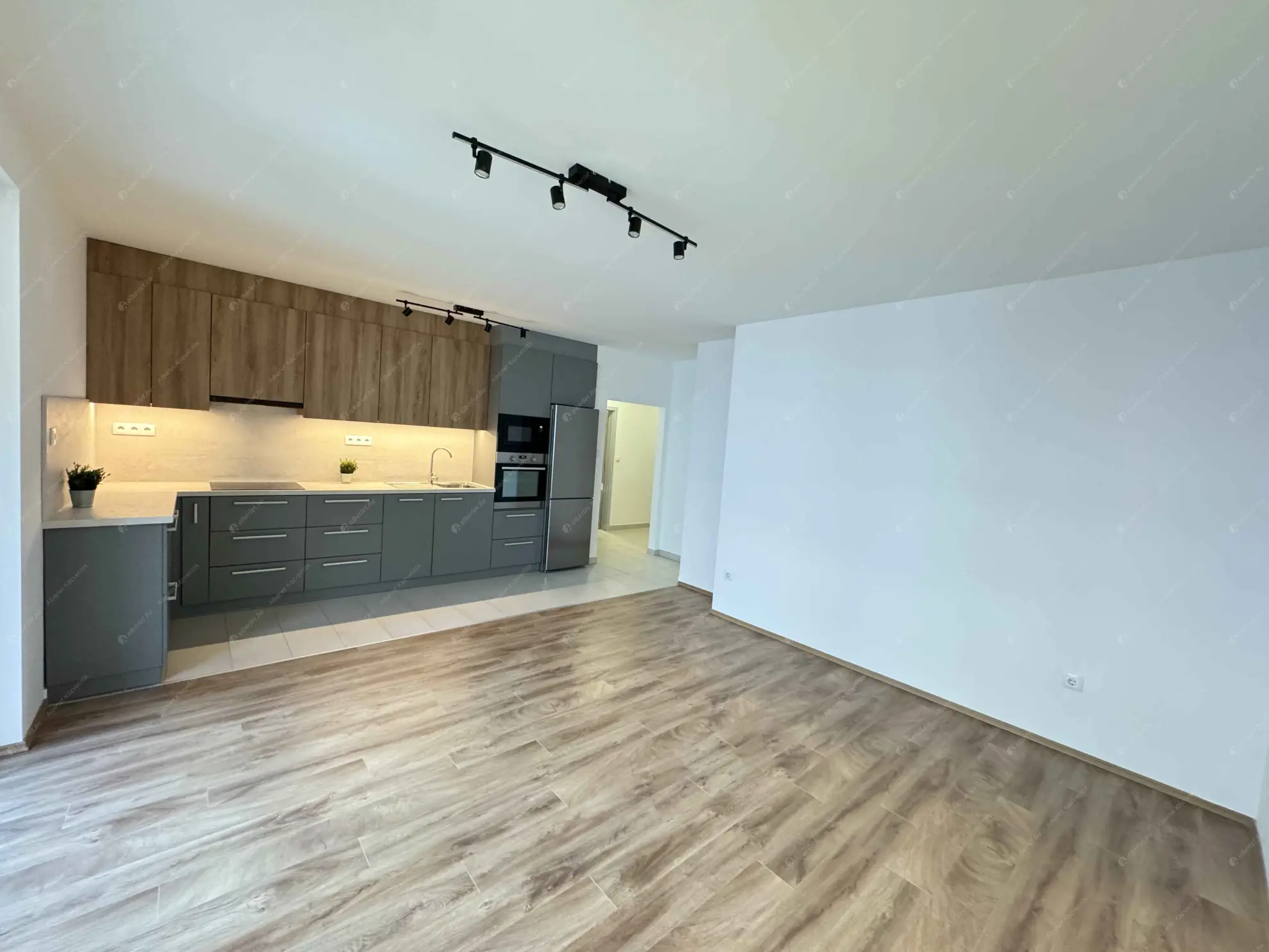 Kiadó albérlet 270000 Ft/hó áron: Budapest, XIII. kerület  Lehel utca. Mérete: 52 nm, 1 szobás | Alberlet.hu - 6624990