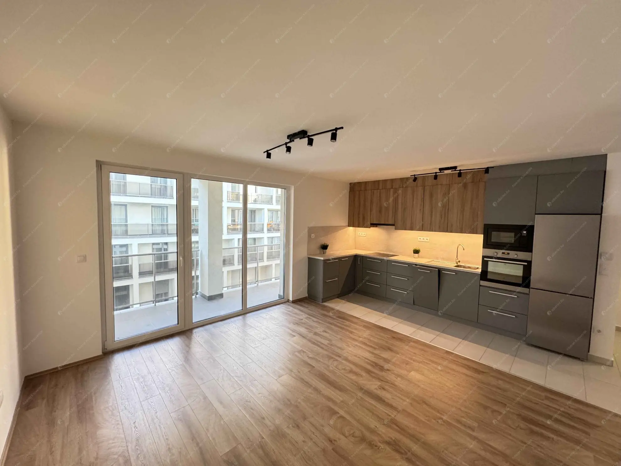 Kiadó albérlet 270000 Ft/hó áron: Budapest, XIII. kerület  Lehel utca. Mérete: 52 nm, 1 szobás | Alberlet.hu - 6624992