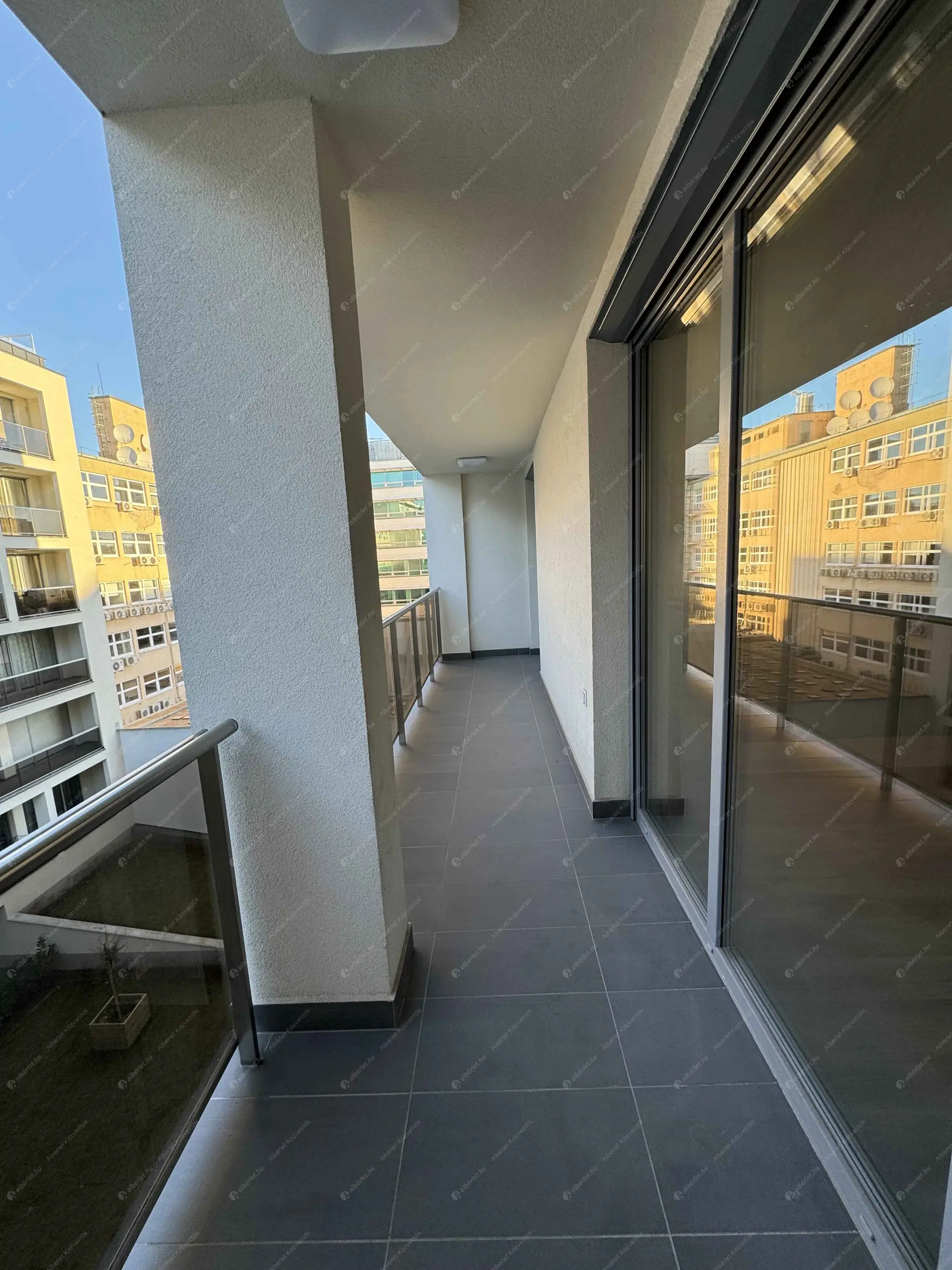 Kiadó albérlet 270000 Ft/hó áron: Budapest, XIII. kerület  Lehel utca. Mérete: 52 nm, 1 szobás | Alberlet.hu - 6624997