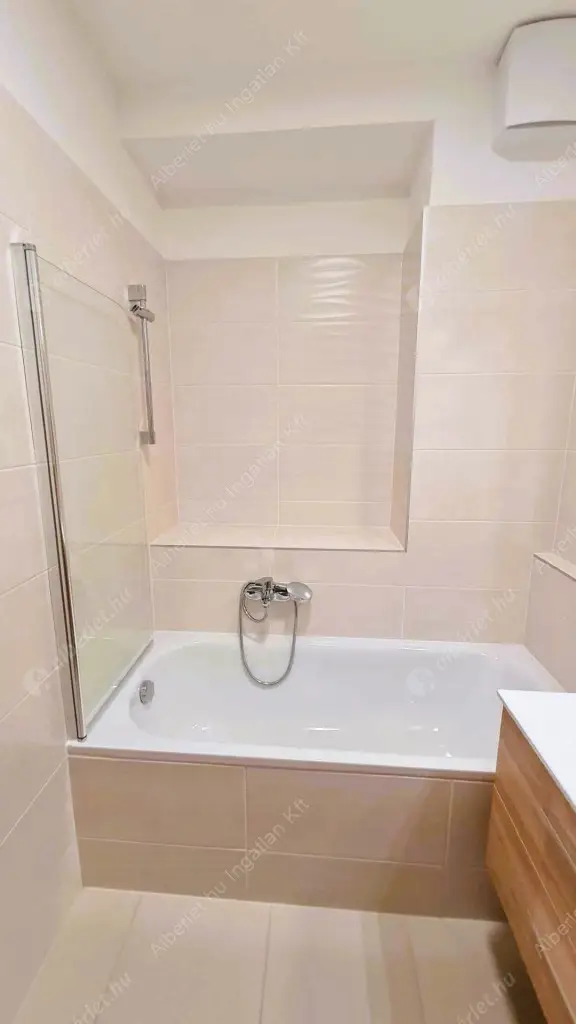 Kiadó albérlet 320000 Ft/hó áron: Budapest, XIII. kerület  Lőportár köz. Mérete: 46 nm, 2 szobás | Alberlet.hu - 6634201