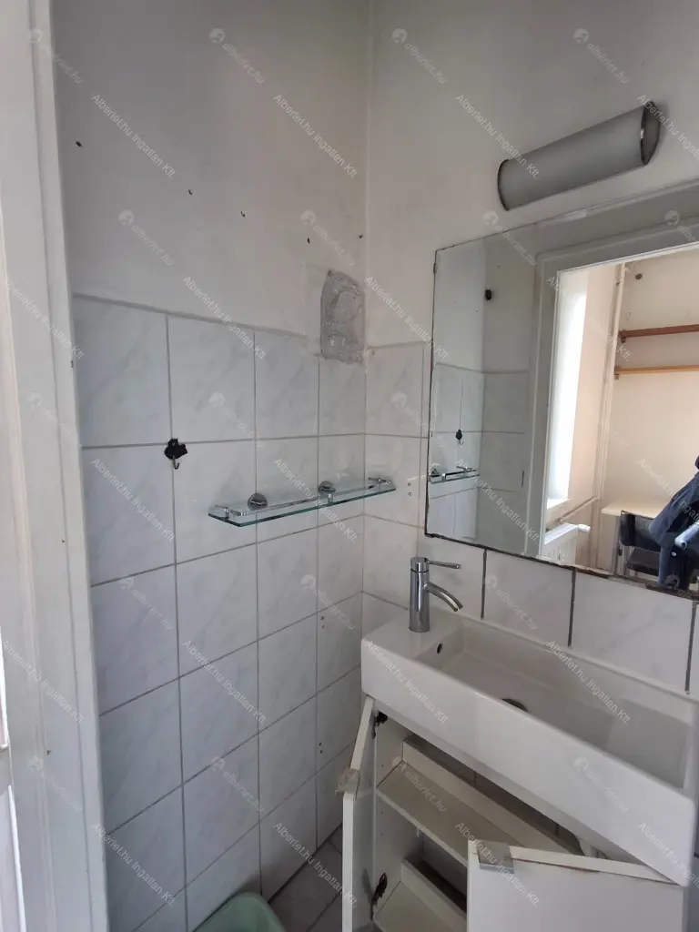 Kiadó albérlet 175000 Ft/hó áron: Budapest, XIII. kerület  Máglya köz. Mérete: 35 nm, 1 szobás | Alberlet.hu - 6654873