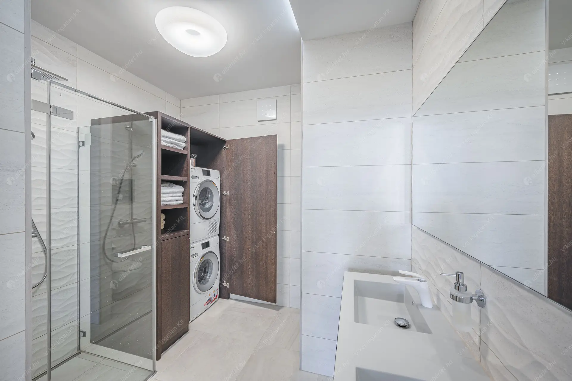 Kiadó albérlet 3356000 Ft/hó áron: Budapest, XIII. kerület  Marina sétány. Mérete: 220 nm, 4 szobás | Alberlet.hu - 5785423