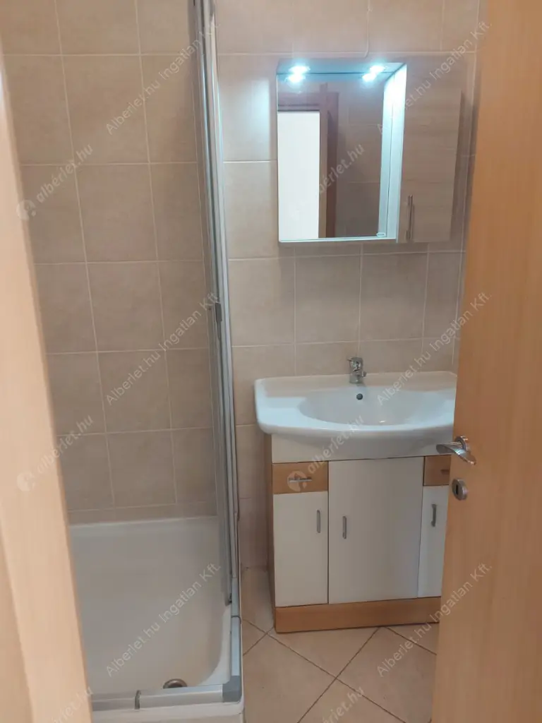 Kiadó albérlet 900000 Ft/hó áron: Budapest, XIII. kerület  Marina sétány. Mérete: 75 nm, 3 szobás | Alberlet.hu - 6584756