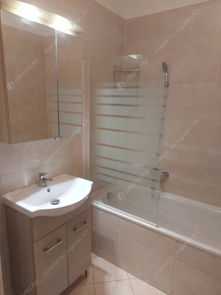 Kiadó albérlet 900000 Ft/hó áron: Budapest, XIII. kerület  Marina sétány. Mérete: 75 nm, 3 szobás | Alberlet.hu - 6584757