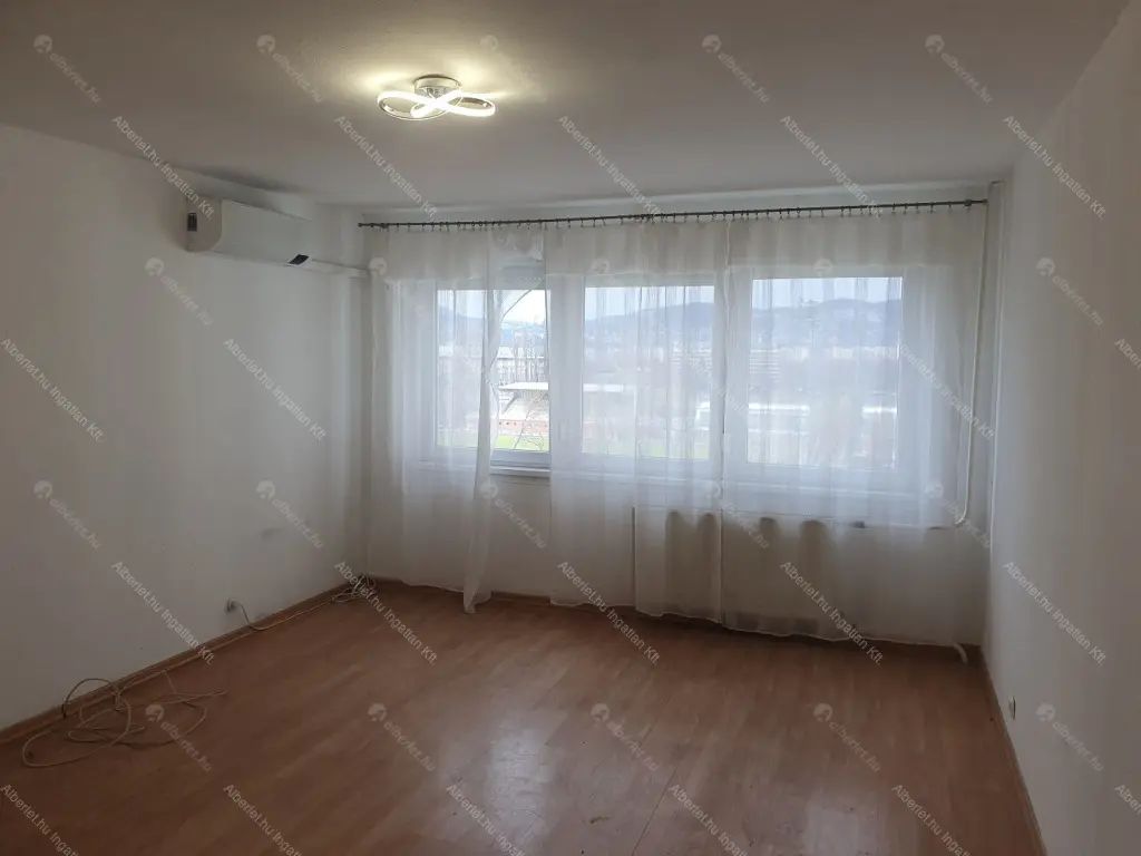 Kiadó albérlet 215000 Ft/hó áron: Budapest, XIII. kerület  Népfürdő utca. Mérete: 36 nm, 1 szobás | Alberlet.hu - 6706502