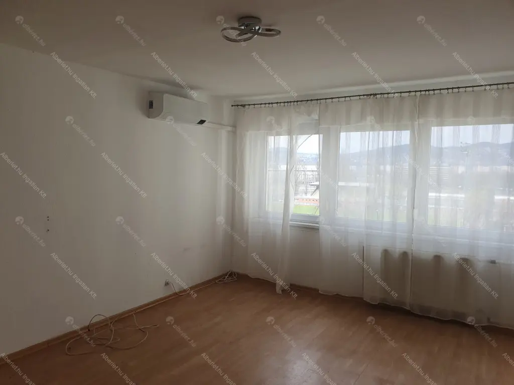 Kiadó albérlet 215000 Ft/hó áron: Budapest, XIII. kerület  Népfürdő utca. Mérete: 36 nm, 1 szobás | Alberlet.hu - 6706503