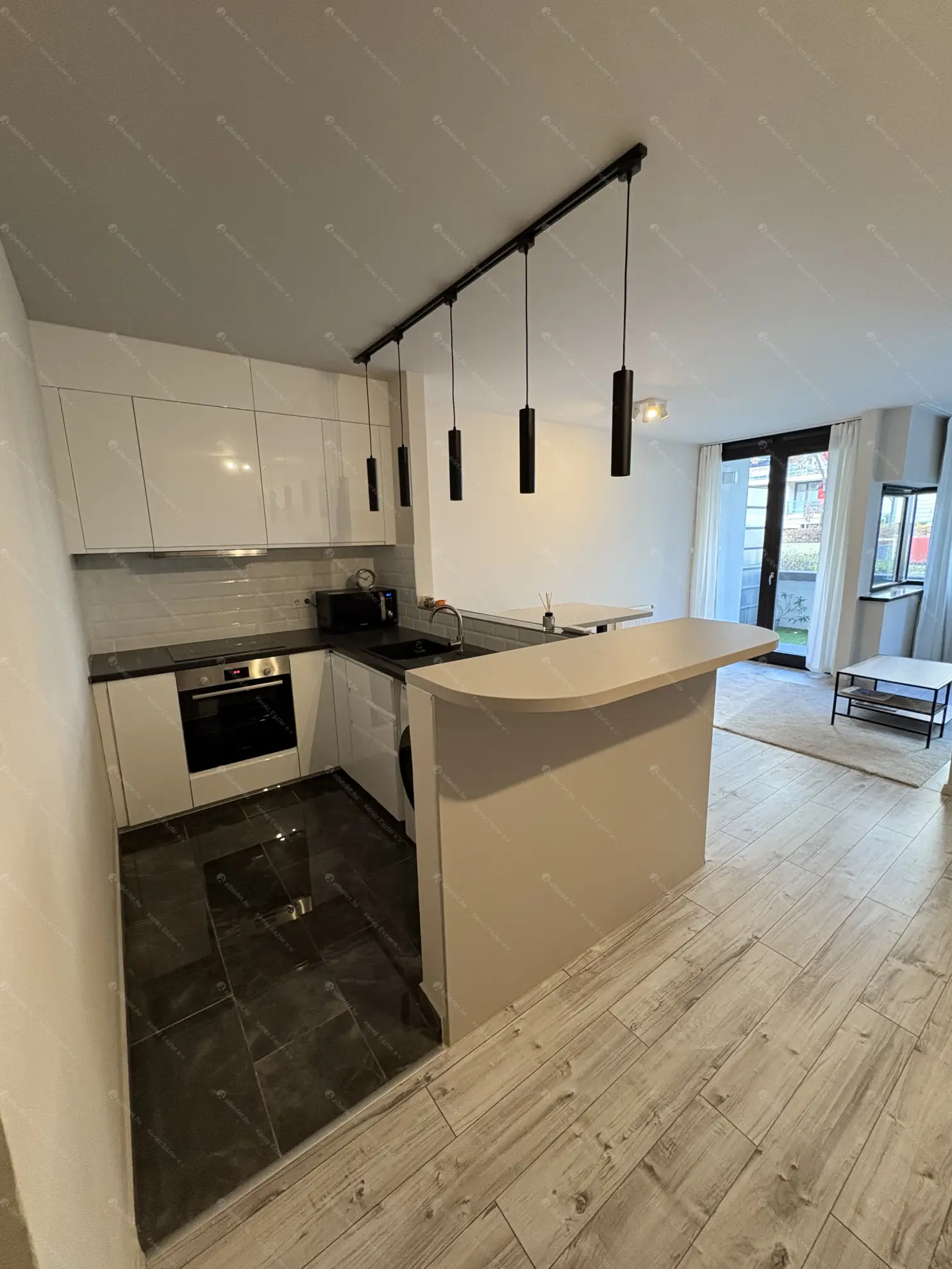 Kiadó albérlet 250000 Ft/hó áron: Budapest, XIII. kerület  Népfürdő utca. Mérete: 45 nm, 1 szobás | Alberlet.hu - 6598564