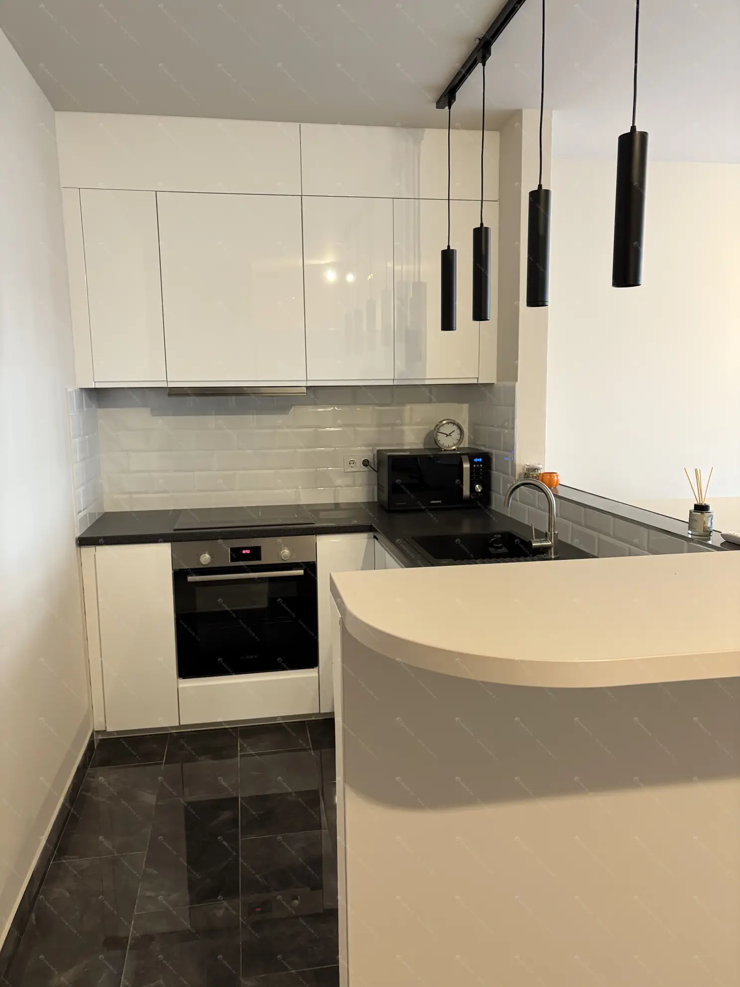 Kiadó albérlet 250000 Ft/hó áron: Budapest, XIII. kerület  Népfürdő utca. Mérete: 45 nm, 1 szobás | Alberlet.hu - 6598572