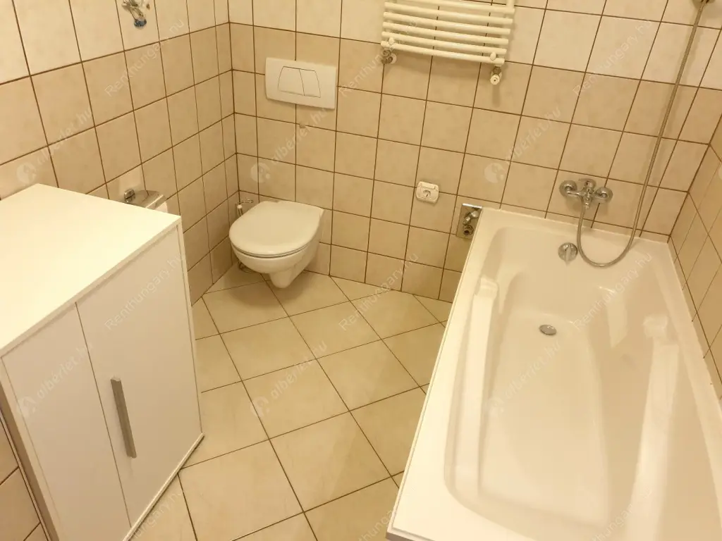 Kiadó albérlet 460000 Ft/hó áron: Budapest, XIII. kerület  Népfürdő utca. Mérete: 81 nm, 3 szobás | Alberlet.hu - 6609882