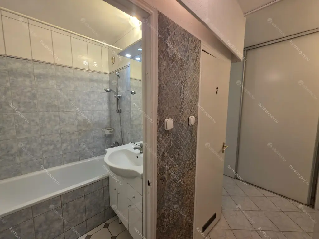 Kiadó albérlet 379000 Ft/hó áron: Budapest, XIII. kerület  Népfürdő utca. Mérete: 81 nm, 3 szobás | Alberlet.hu - 6642725