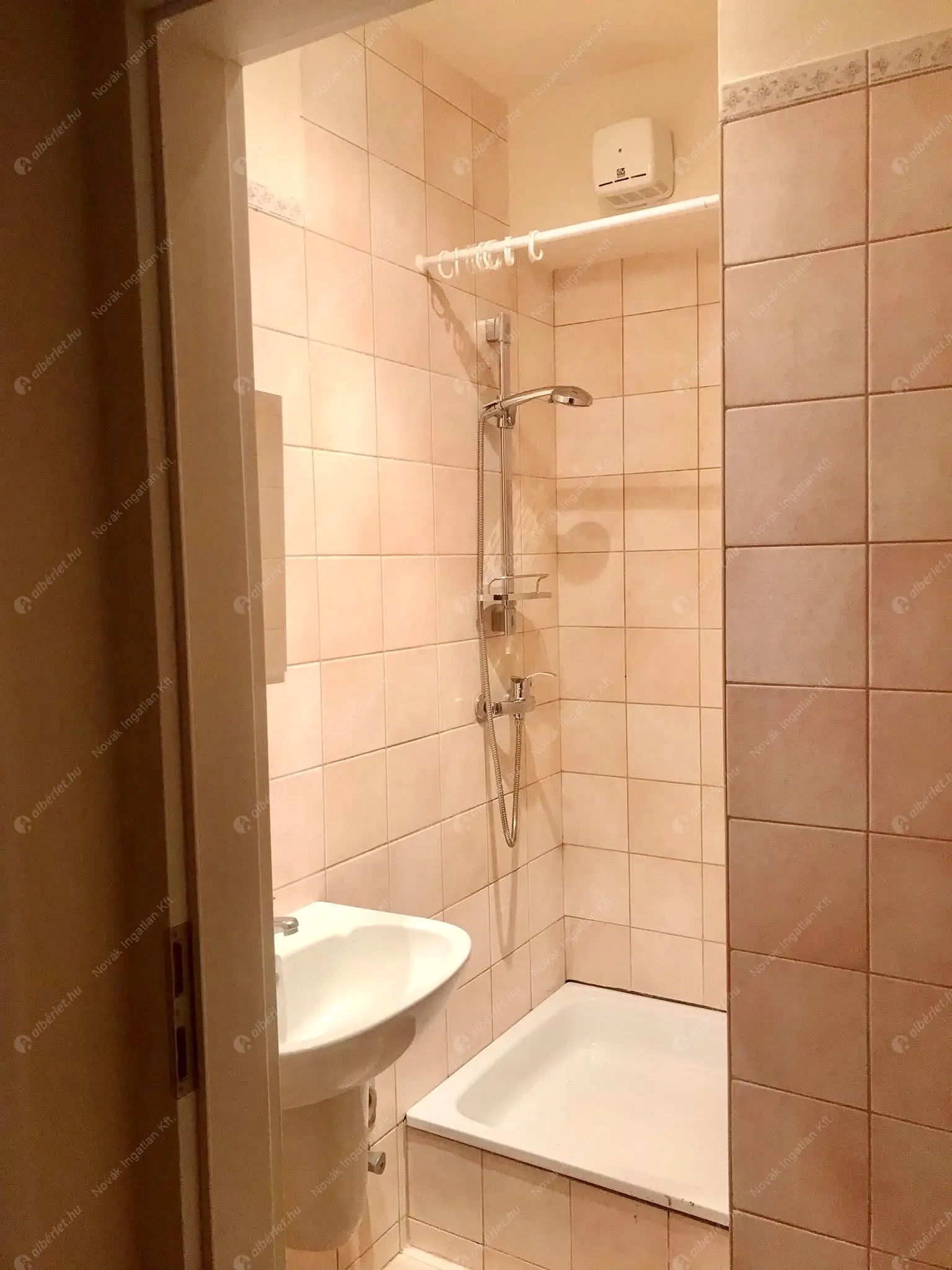 Kiadó albérlet 220000 Ft/hó áron: Budapest, XIII. kerület  Palóc utca. Mérete: 40 nm, 1 szobás | Alberlet.hu - 6594936