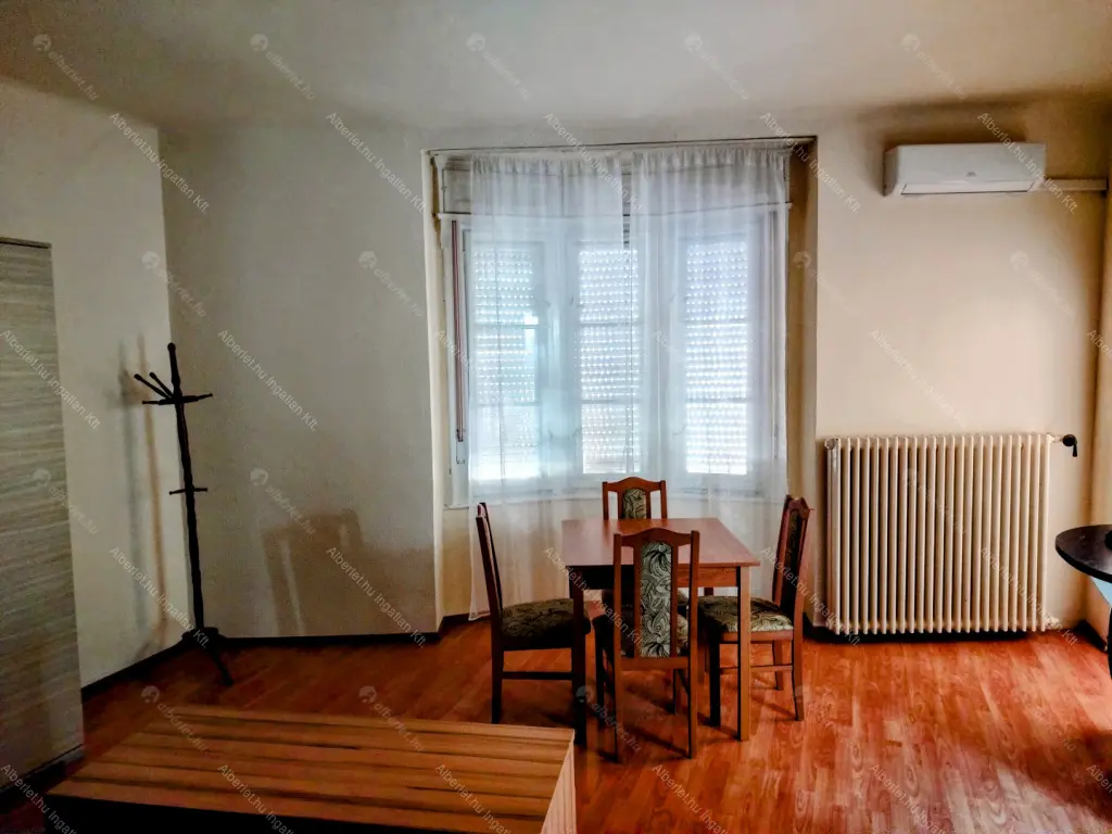 Kiadó albérlet 180000 Ft/hó áron: Budapest, XIII. kerület  Pannónia utca. Mérete: 36 nm, 1 szobás | Alberlet.hu - 6706720