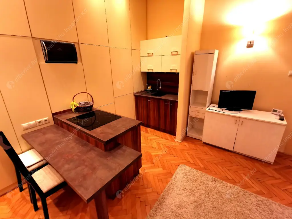 Kiadó albérlet 240000 Ft/hó áron: Budapest, XIII. kerület  Pannónia utca. Mérete: 38 nm, 1 szobás | Alberlet.hu - 6624038