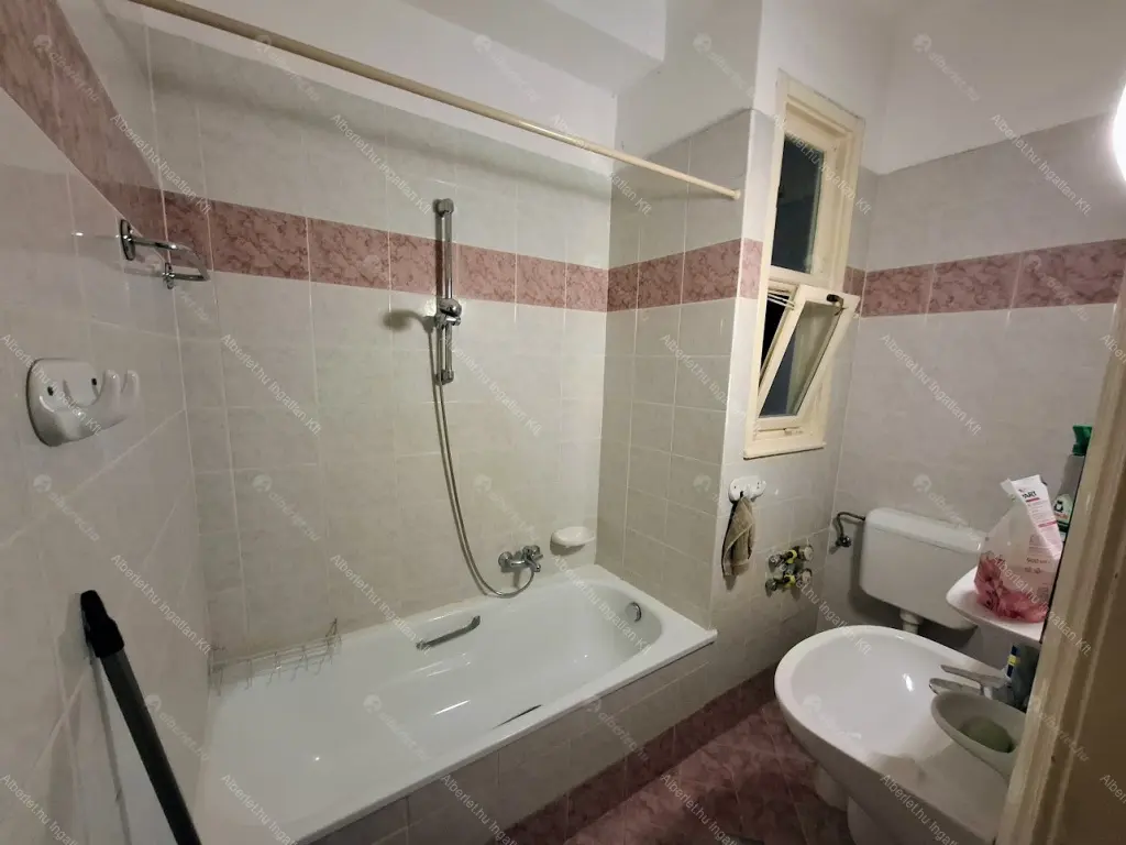 Kiadó albérlet 195000 Ft/hó áron: Budapest, XIII. kerület  Pannónia utca. Mérete: 40 nm, 1 szobás | Alberlet.hu - 6694937