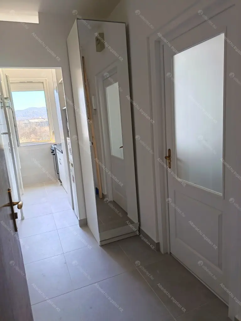 Kiadó albérlet 220000 Ft/hó áron: Budapest, XIII. kerület  Párkány utca. Mérete: 35 nm, 1 szobás | Alberlet.hu - 6698386