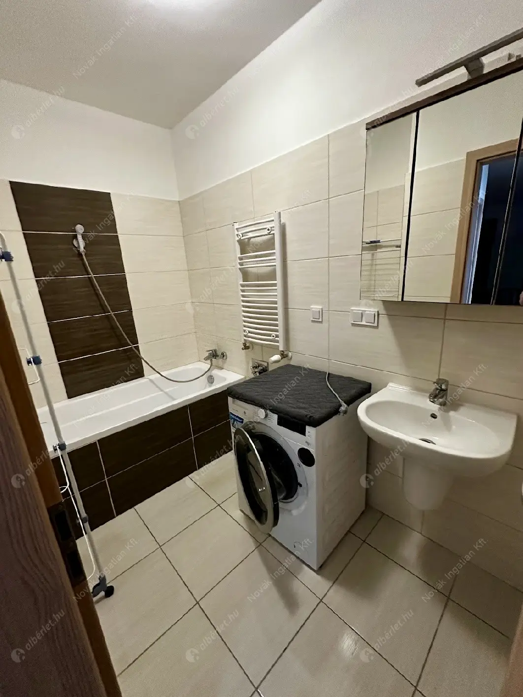 Kiadó albérlet 300000 Ft/hó áron: Budapest, XIII. kerület  Petneházy utca. Mérete: 65 nm, 3 szobás | Alberlet.hu - 6574219
