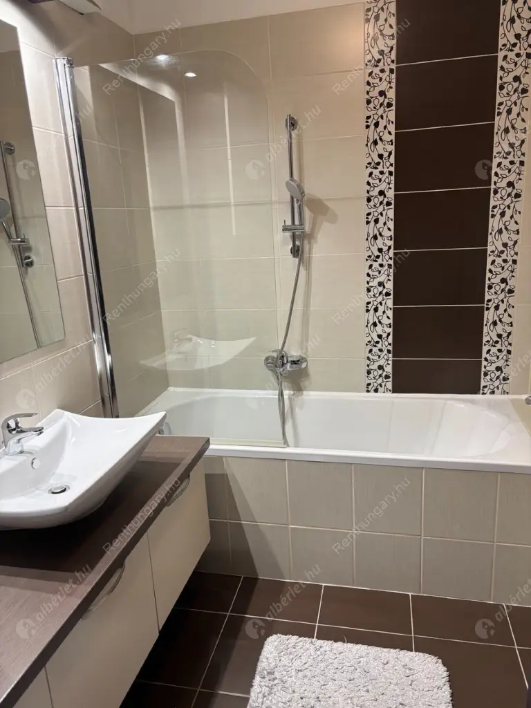 Kiadó albérlet 490000 Ft/hó áron: Budapest, XIII. kerület  Petneházy utca. Mérete: 80 nm, 4 szobás | Alberlet.hu - 6583550