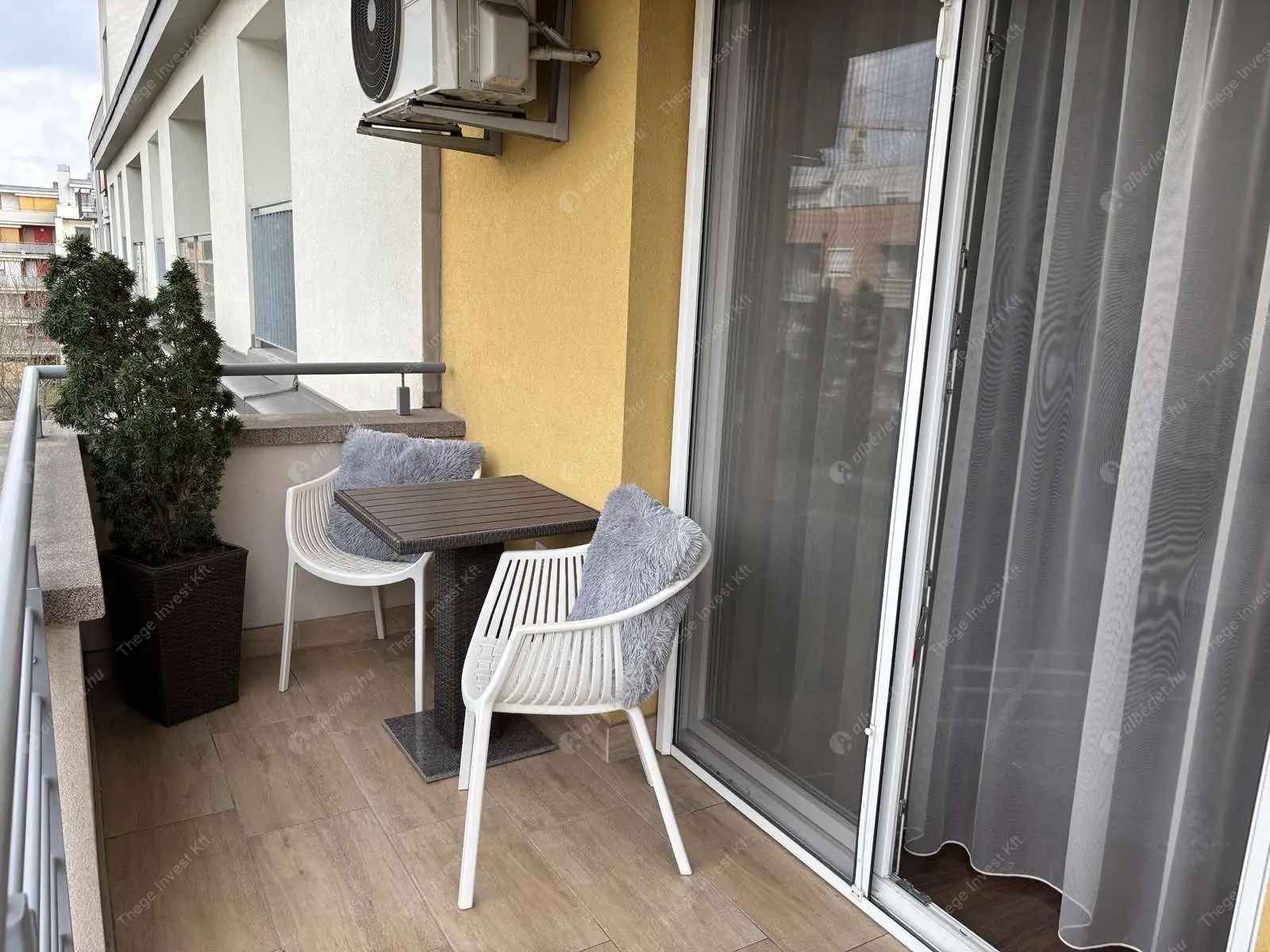 Kiadó albérlet 450000 Ft/hó áron: Budapest, XIII. kerület  Petneházy utca. Mérete: 80 nm, 4 szobás | Alberlet.hu - 6586140