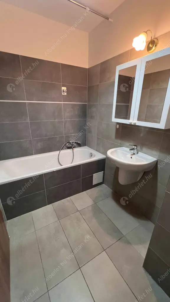 Kiadó albérlet 400000 Ft/hó áron: Budapest, XIII. kerület  Pozsonyi út. Mérete: 77 nm, 4 szobás | Alberlet.hu - 6577505