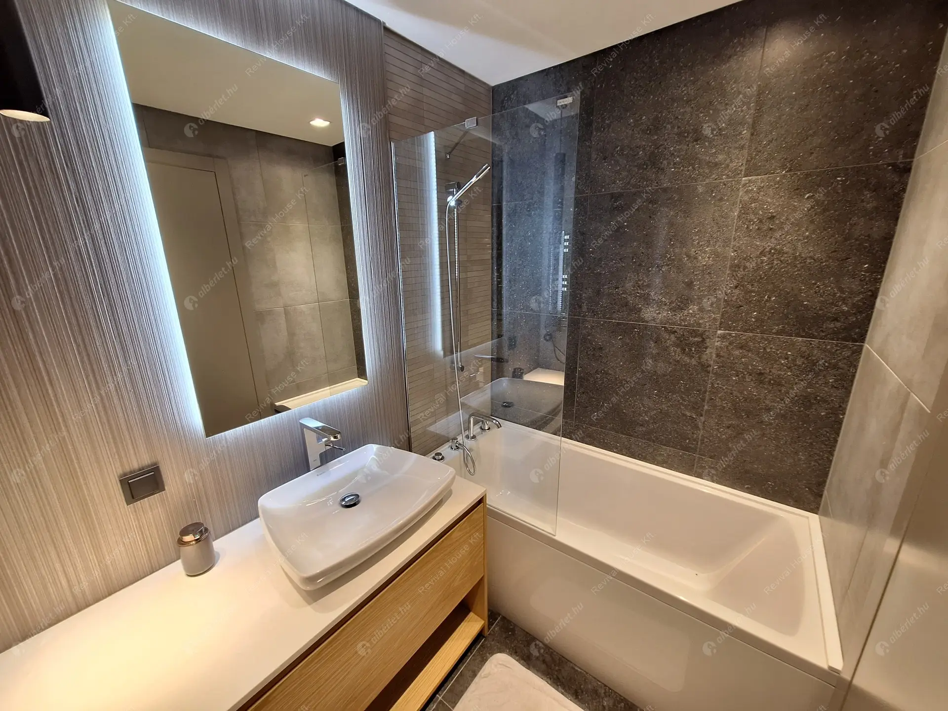 Kiadó albérlet 770000 Ft/hó áron: Budapest, XIII. kerület  Pozsonyi út. Mérete: 80 nm, 3 szobás | Alberlet.hu - 6359928