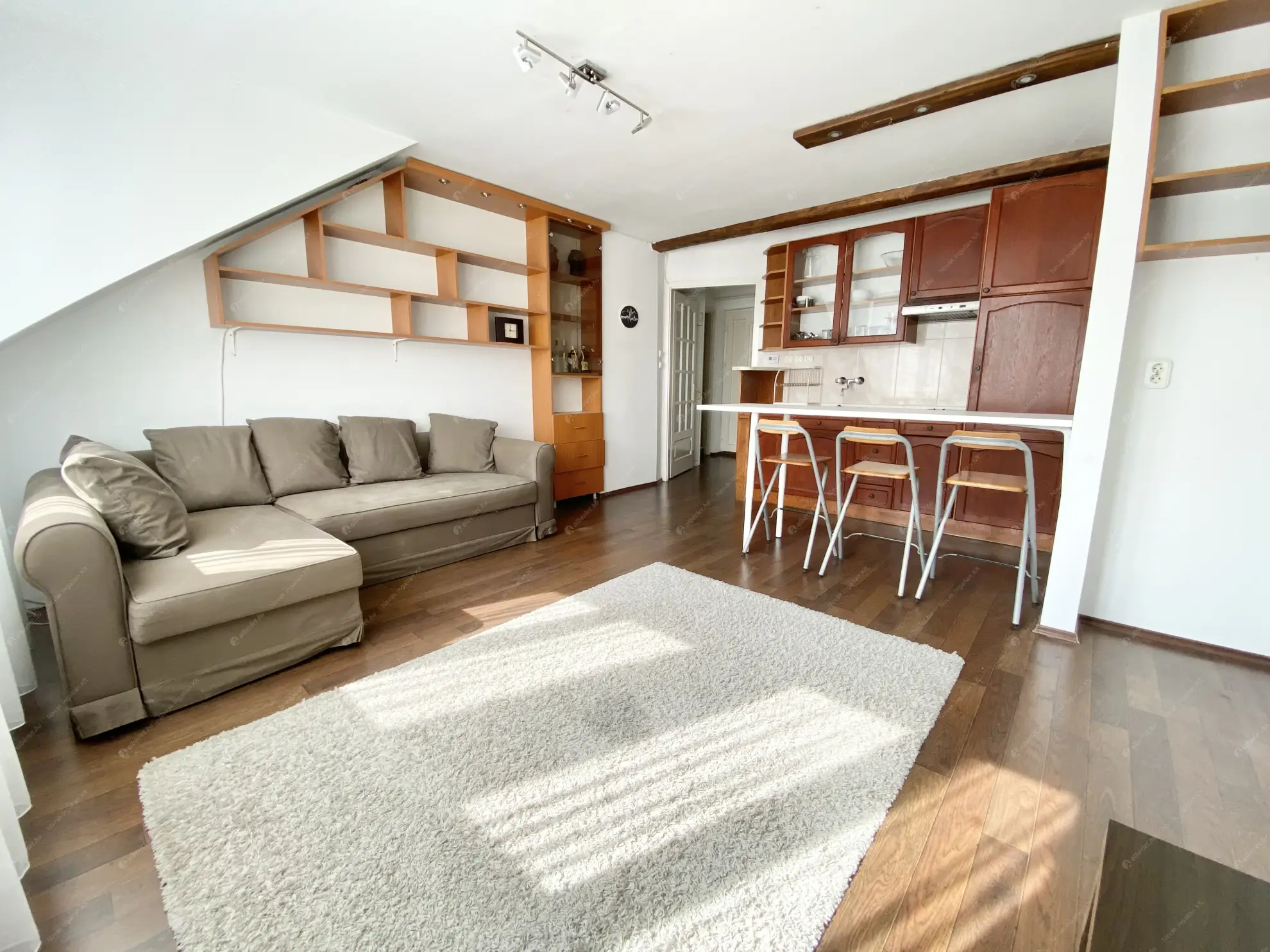 Kiadó albérlet 245000 Ft/hó áron: Budapest, XIII. kerület  Radnóti Miklós utca. Mérete: 35 nm, 1 szobás | Alberlet.hu - 6556210