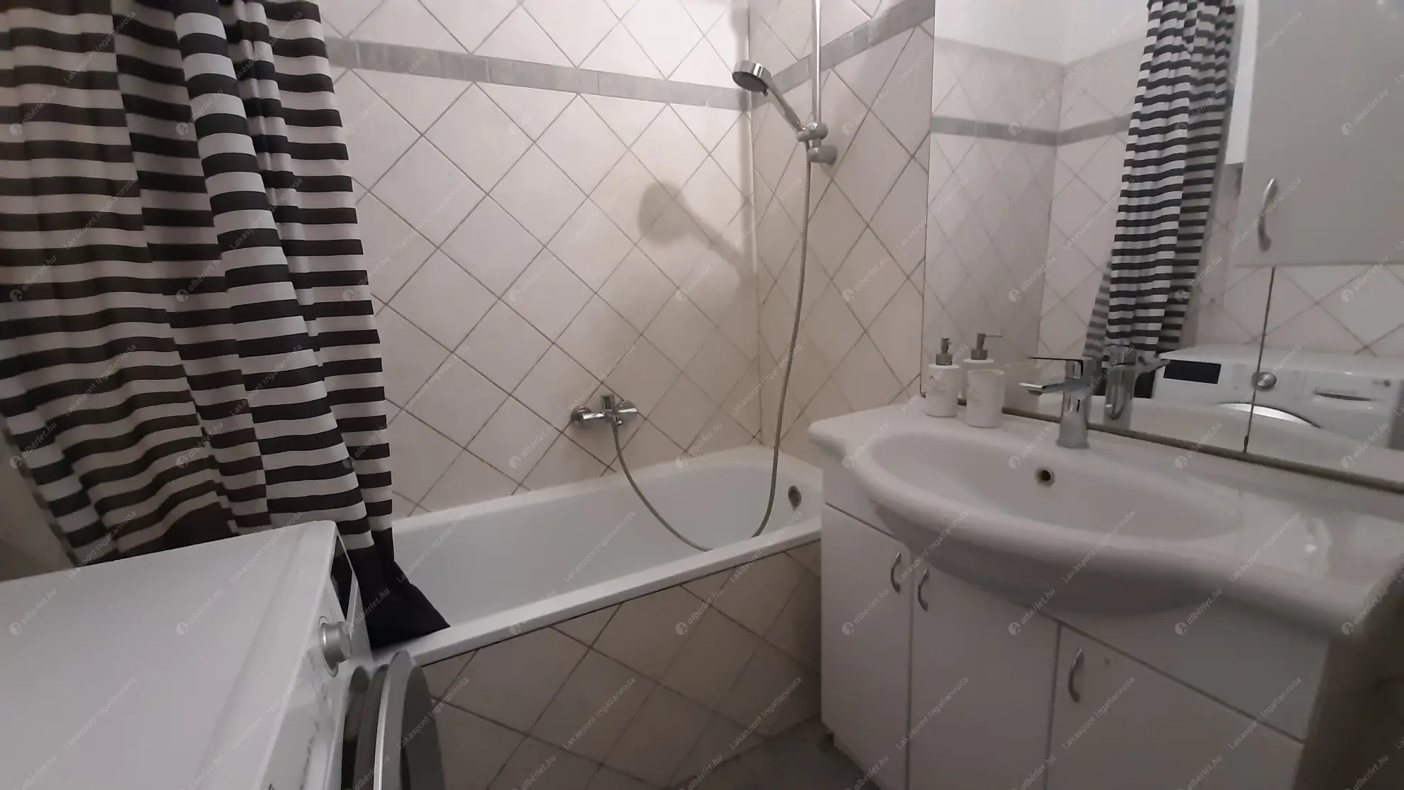 Kiadó albérlet 350000 Ft/hó áron: Budapest, XIII. kerület  Radnóti Miklós utca. Mérete: 65 nm, 2 szobás | Alberlet.hu - 6599387