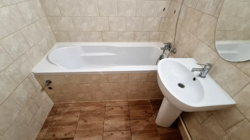 Kiadó albérlet 330000 Ft/hó áron: Budapest, XIII. kerület  Radnóti Miklós utca. Mérete: 65 nm, 2 szobás | Alberlet.hu - 6629879