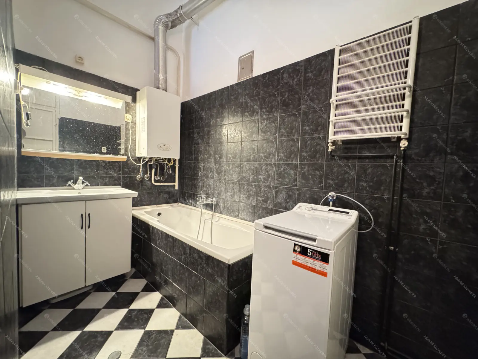 Kiadó albérlet 350000 Ft/hó áron: Budapest, XIII. kerület  Radnóti Miklós utca. Mérete: 75 nm, 3 szobás | Alberlet.hu - 6676410