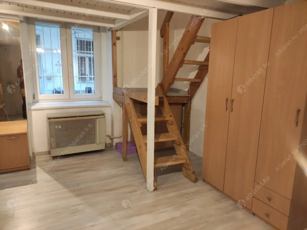 Kiadó albérlet 185000 Ft/hó áron: Budapest, XIII. kerület  Róbert Károly körút. Mérete: 25 nm, 1 szobás | Alberlet.hu - 6634780
