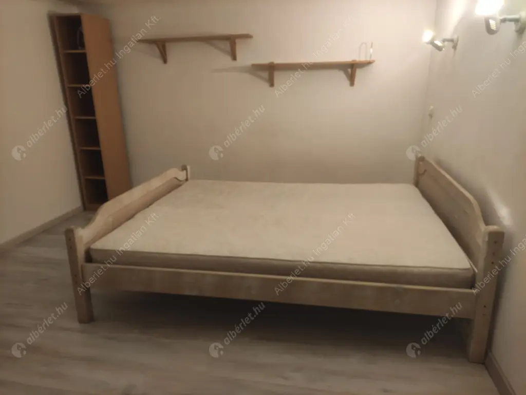 Kiadó albérlet 185000 Ft/hó áron: Budapest, XIII. kerület  Róbert Károly körút. Mérete: 25 nm, 1 szobás | Alberlet.hu - 6634782