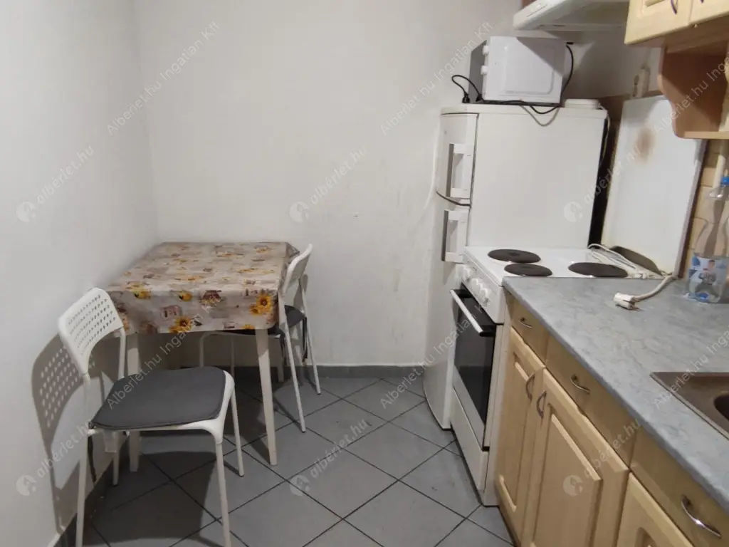 Kiadó albérlet 185000 Ft/hó áron: Budapest, XIII. kerület  Róbert Károly körút. Mérete: 25 nm, 1 szobás | Alberlet.hu - 6634786
