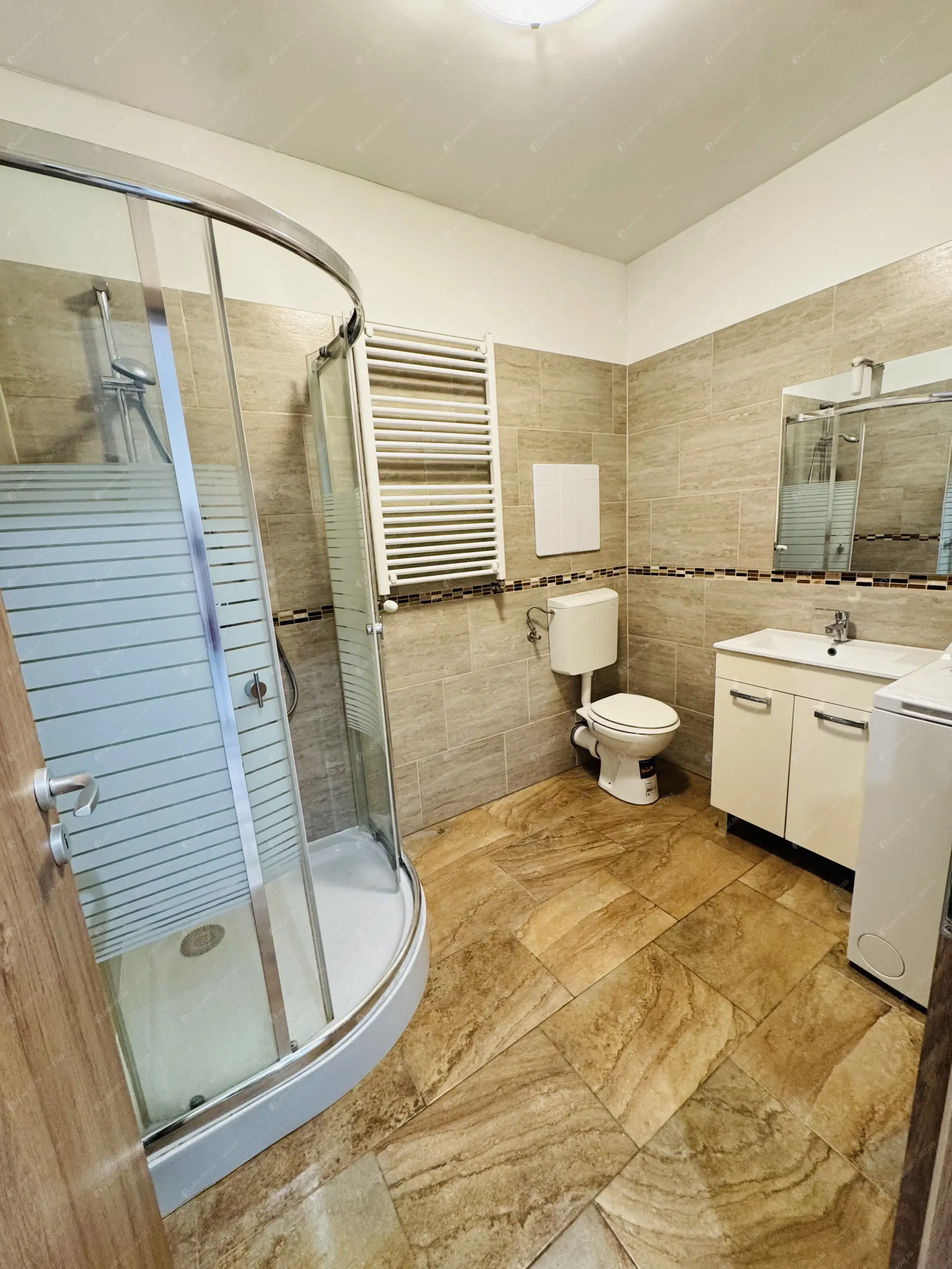 Kiadó albérlet 185000 Ft/hó áron: Budapest, XIII. kerület  Róbert Károly körút. Mérete: 29 nm, 1 szobás | Alberlet.hu - 6611973