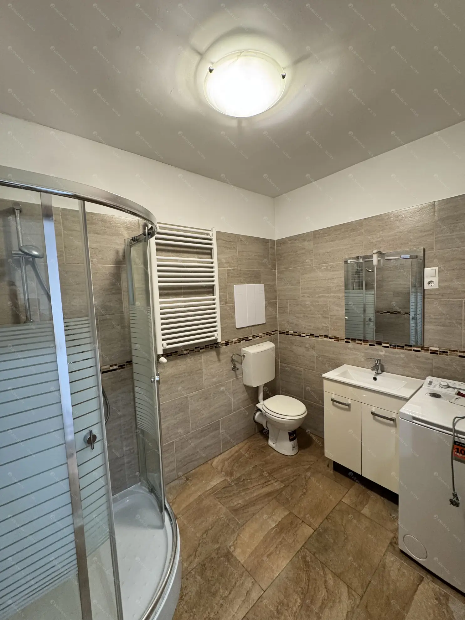 Kiadó albérlet 185000 Ft/hó áron: Budapest, XIII. kerület  Róbert Károly körút. Mérete: 29 nm, 1 szobás | Alberlet.hu - 6612192