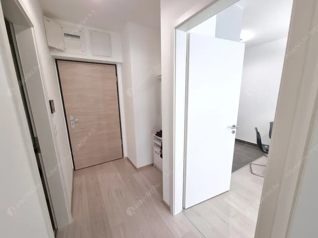 Kiadó albérlet 265000 Ft/hó áron: Budapest, XIII. kerület  Róbert Károly körút. Mérete: 45 nm, 2 szobás | Alberlet.hu - 6572780