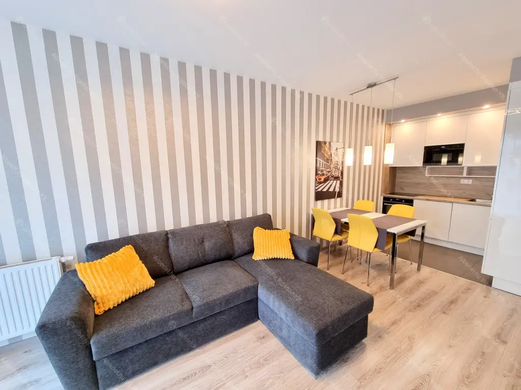 Kiadó albérlet 280000 Ft/hó áron: Budapest, XIII. kerület  Róbert Károly körút. Mérete: 45 nm, 2 szobás | Alberlet.hu - 6687214