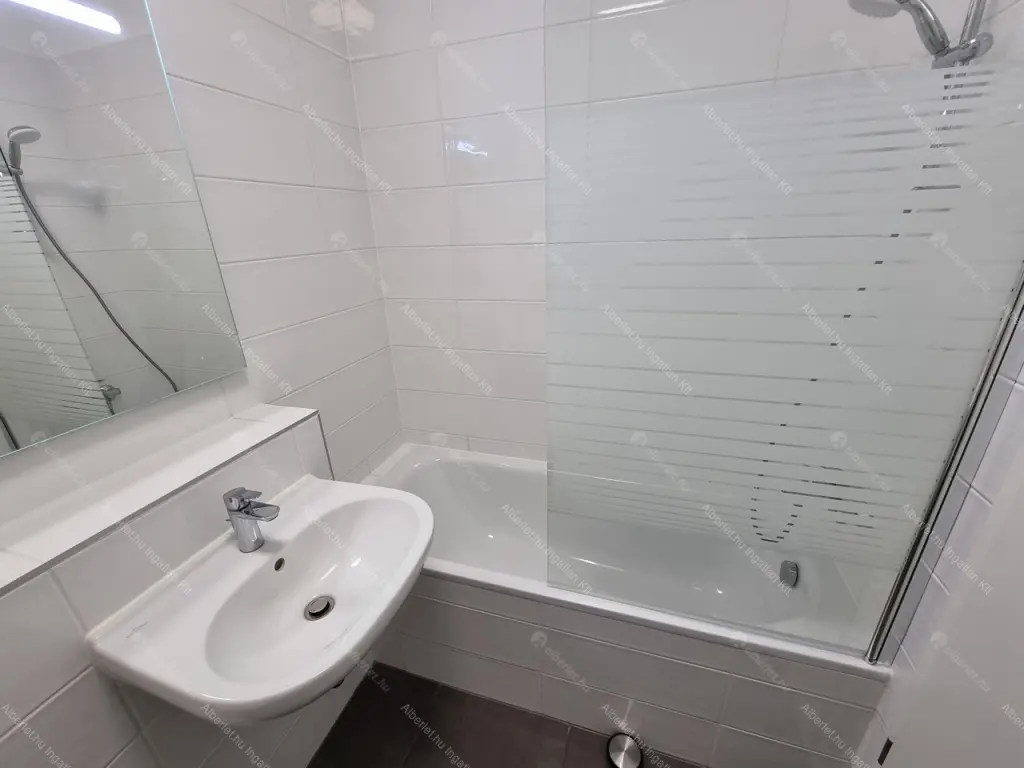 Kiadó albérlet 280000 Ft/hó áron: Budapest, XIII. kerület  Róbert Károly körút. Mérete: 45 nm, 2 szobás | Alberlet.hu - 6687227