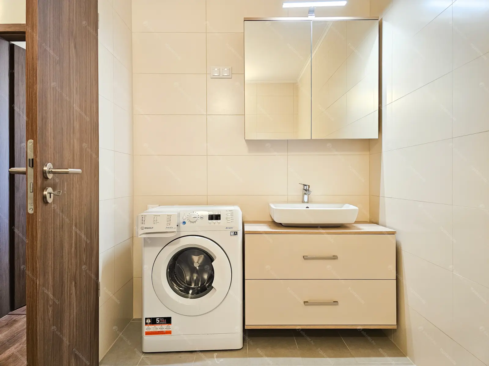 Kiadó albérlet 393000 Ft/hó áron: Budapest, XIII. kerület  Röppentyű utca. Mérete: 73 nm, 3 szobás | Alberlet.hu - 6700935