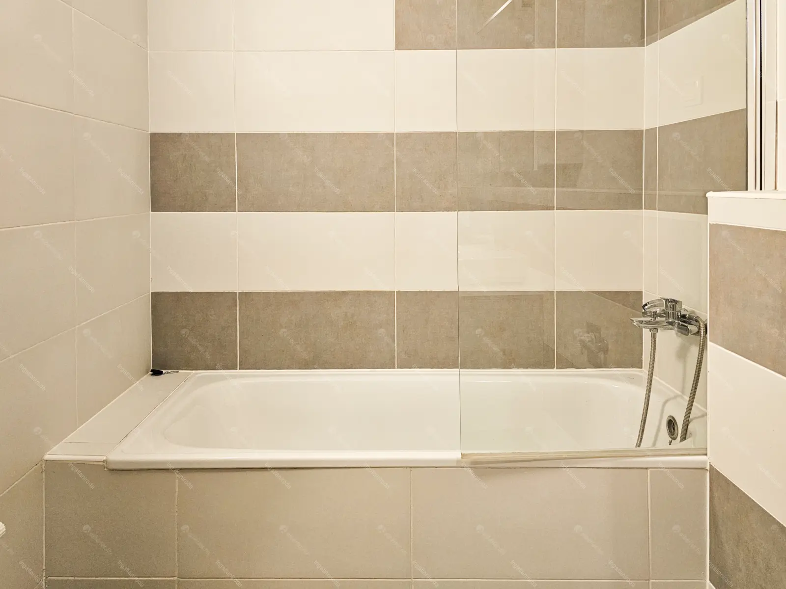 Kiadó albérlet 434000 Ft/hó áron: Budapest, XIII. kerület  Röppentyű utca. Mérete: 77 nm, 3 szobás | Alberlet.hu - 6700179