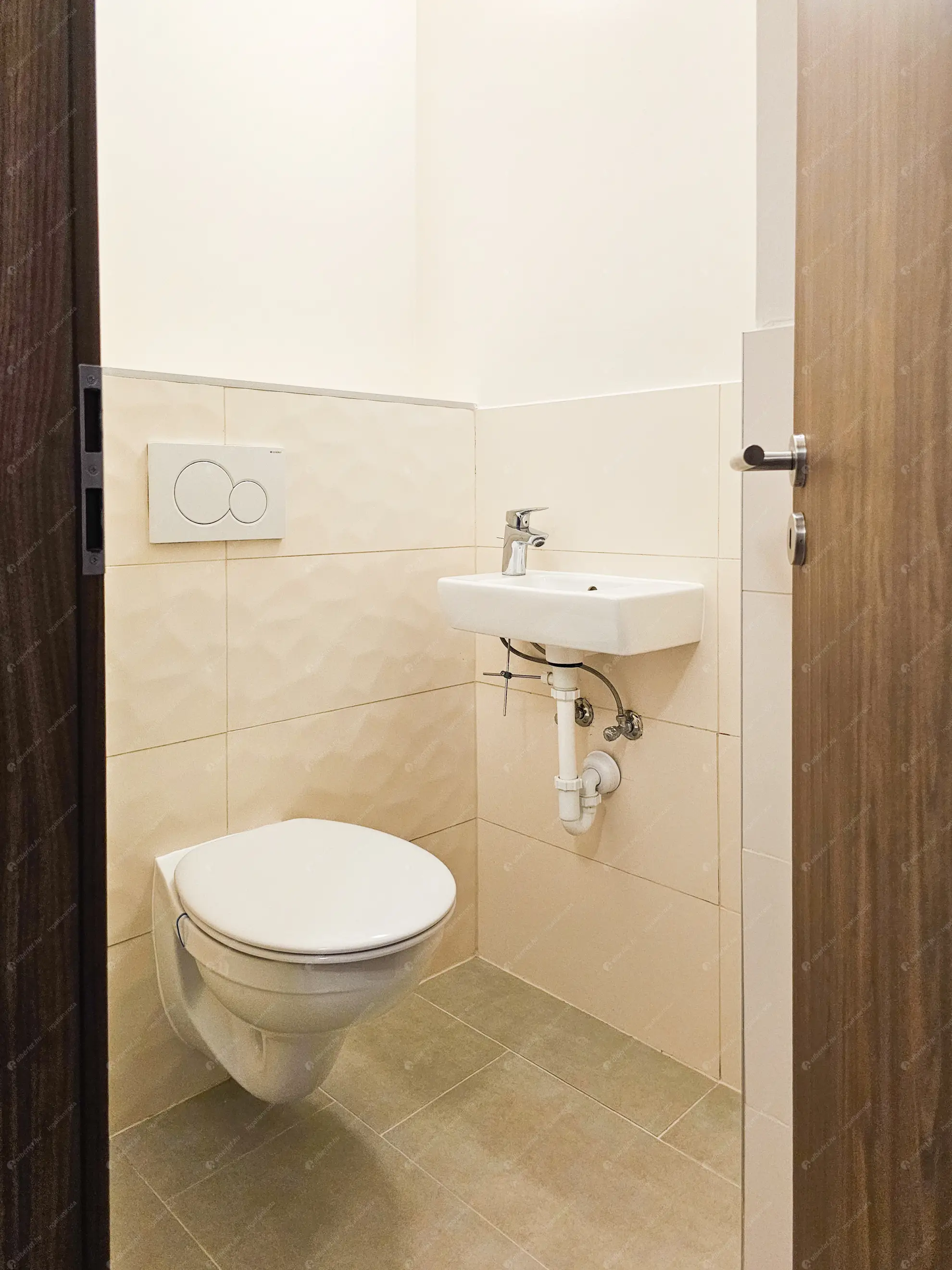 Kiadó albérlet 450000 Ft/hó áron: Budapest, XIII. kerület  Röppentyű utca. Mérete: 80 nm, 3 szobás | Alberlet.hu - 6637089