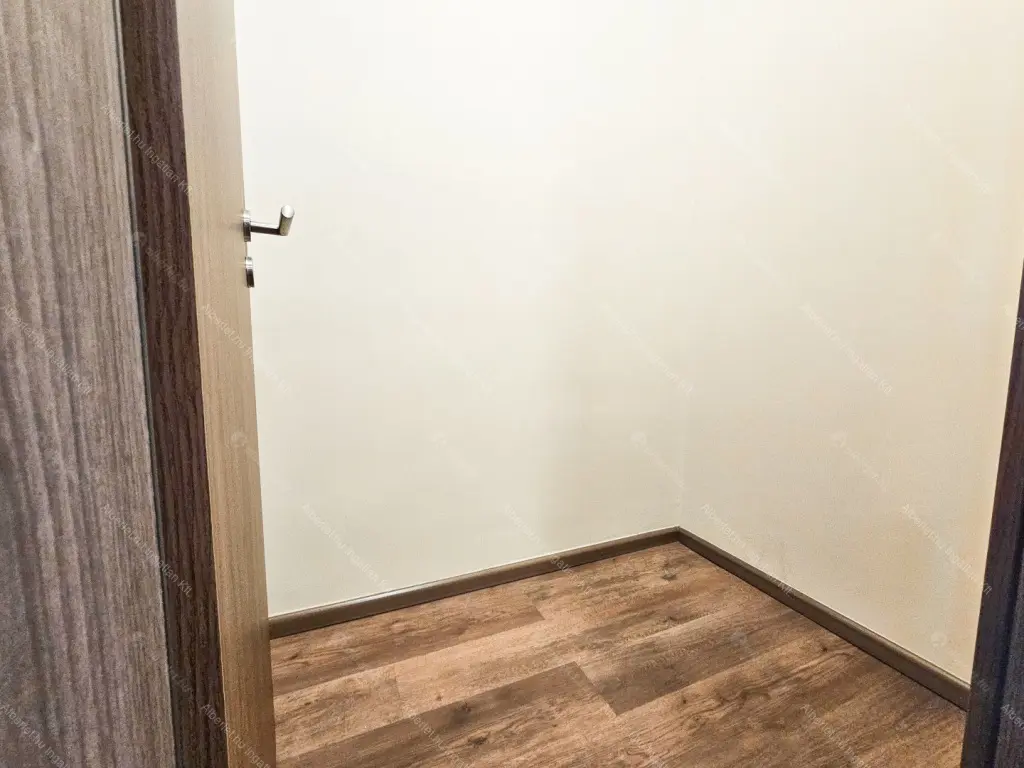 Kiadó albérlet 471000 Ft/hó áron: Budapest, XIII. kerület  Röppentyű utca. Mérete: 80 nm, 3 szobás | Alberlet.hu - 6667191