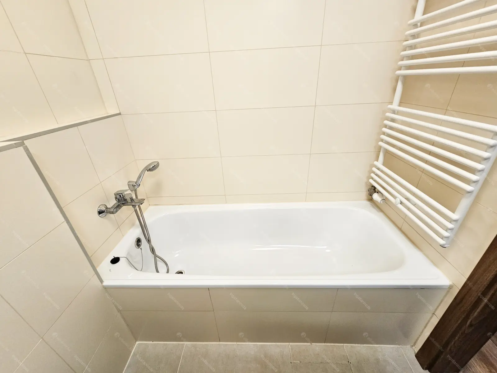 Kiadó albérlet 451000 Ft/hó áron: Budapest, XIII. kerület  Röppentyű utca. Mérete: 80 nm, 3 szobás | Alberlet.hu - 6700235