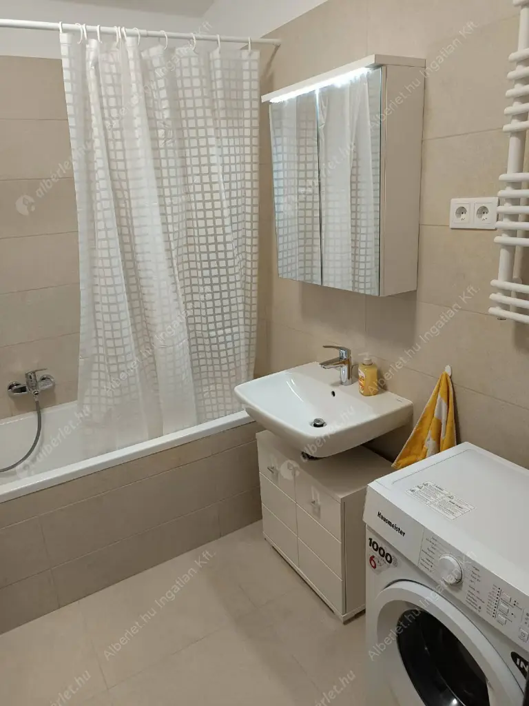 Kiadó albérlet 240000 Ft/hó áron: Budapest, XIII. kerület  Rózsafa utca. Mérete: 33 nm, 1 szobás | Alberlet.hu - 6591839