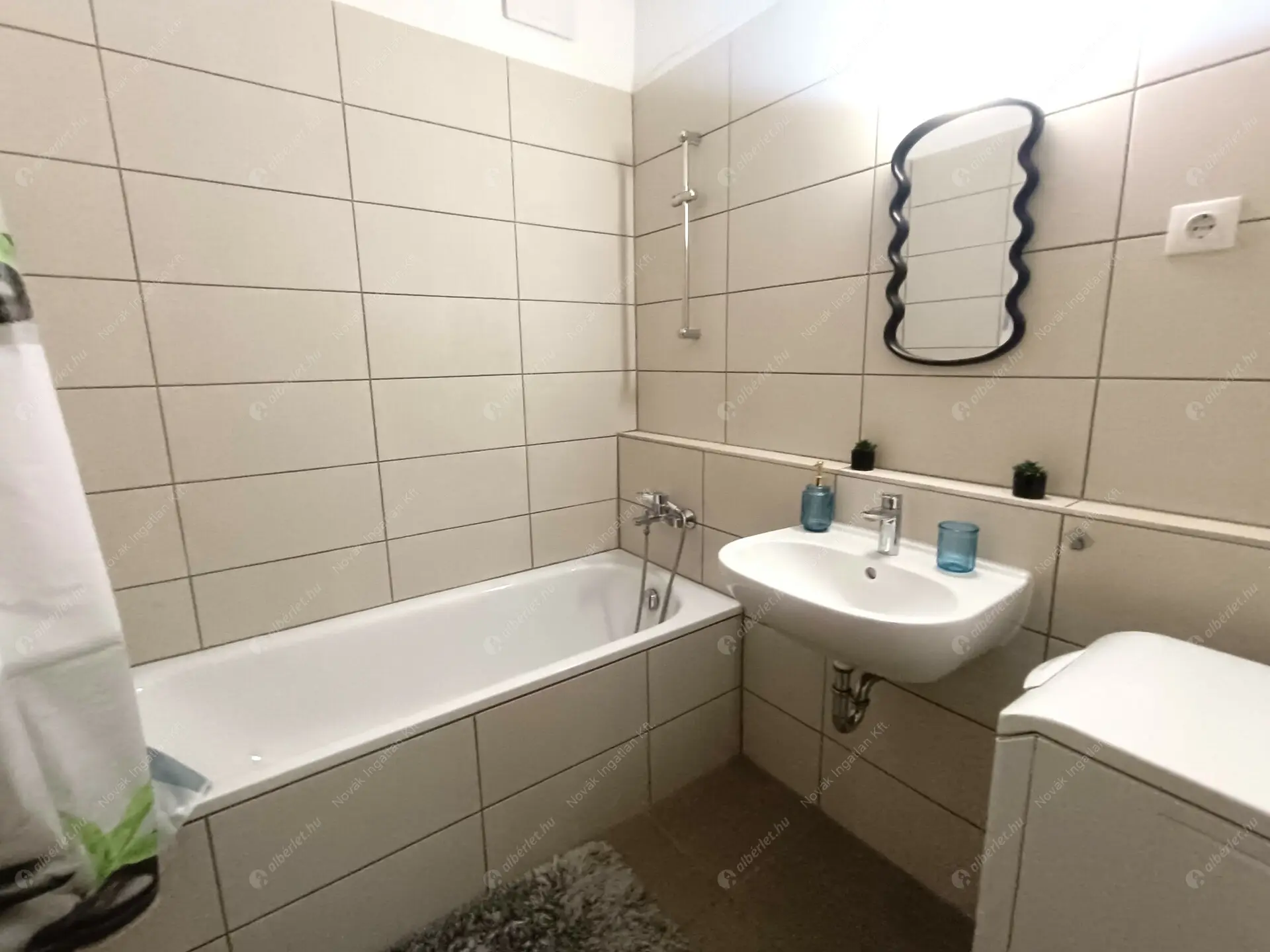 Kiadó albérlet 349000 Ft/hó áron: Budapest, XIII. kerület  SÓLYTÉR . Mérete: 48 nm, 2 szobás | Alberlet.hu - 6508965