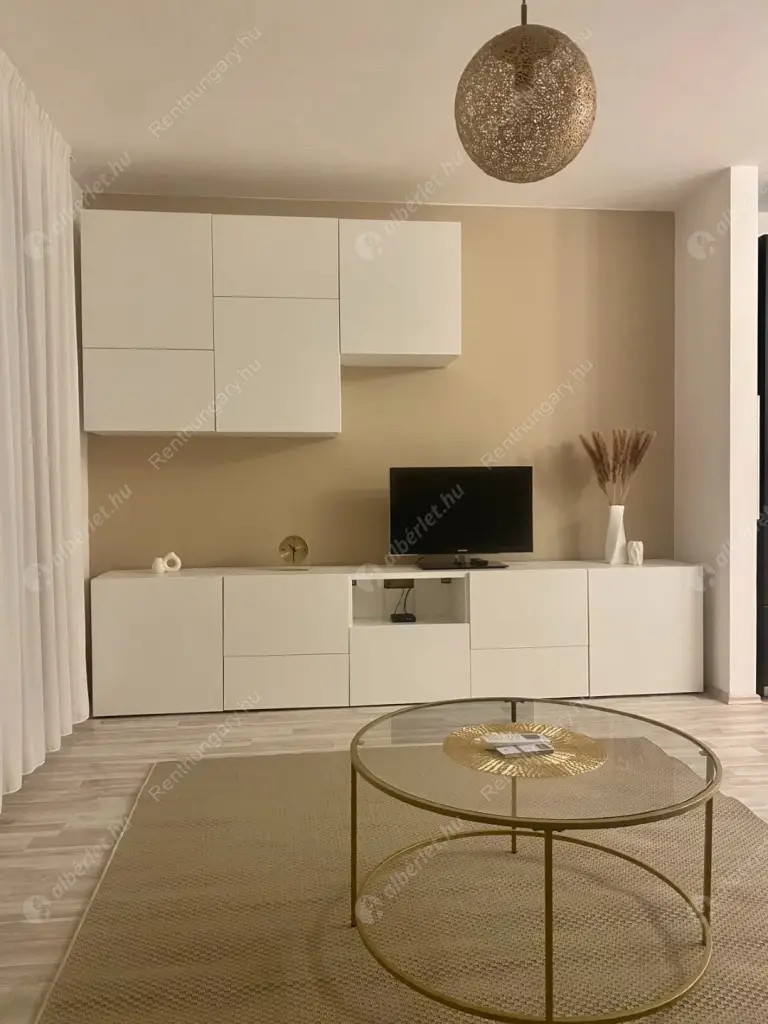 Kiadó albérlet 280000 Ft/hó áron: Budapest, XIII. kerület  Szabolcs utca. Mérete: 35 nm, 1 szobás | Alberlet.hu - 6569221