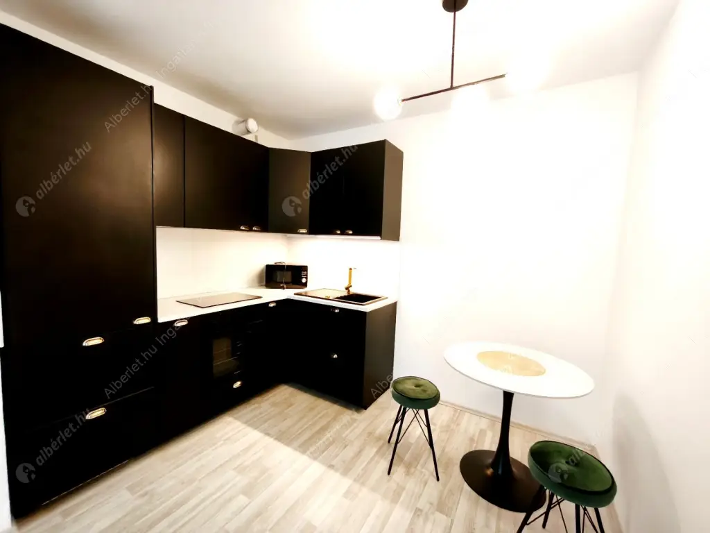 Kiadó albérlet 260000 Ft/hó áron: Budapest, XIII. kerület  Szabolcs utca. Mérete: 35 nm, 1 szobás | Alberlet.hu - 6625023