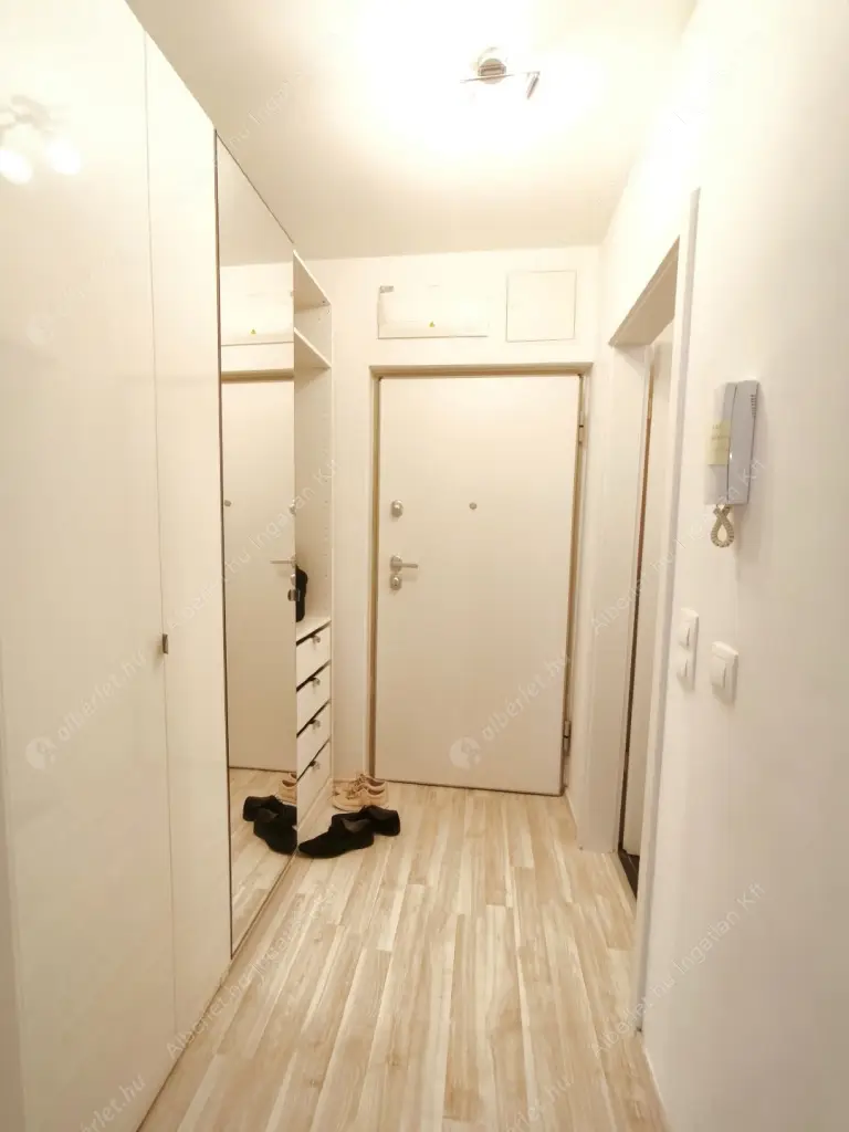 Kiadó albérlet 260000 Ft/hó áron: Budapest, XIII. kerület  Szabolcs utca. Mérete: 35 nm, 1 szobás | Alberlet.hu - 6625034