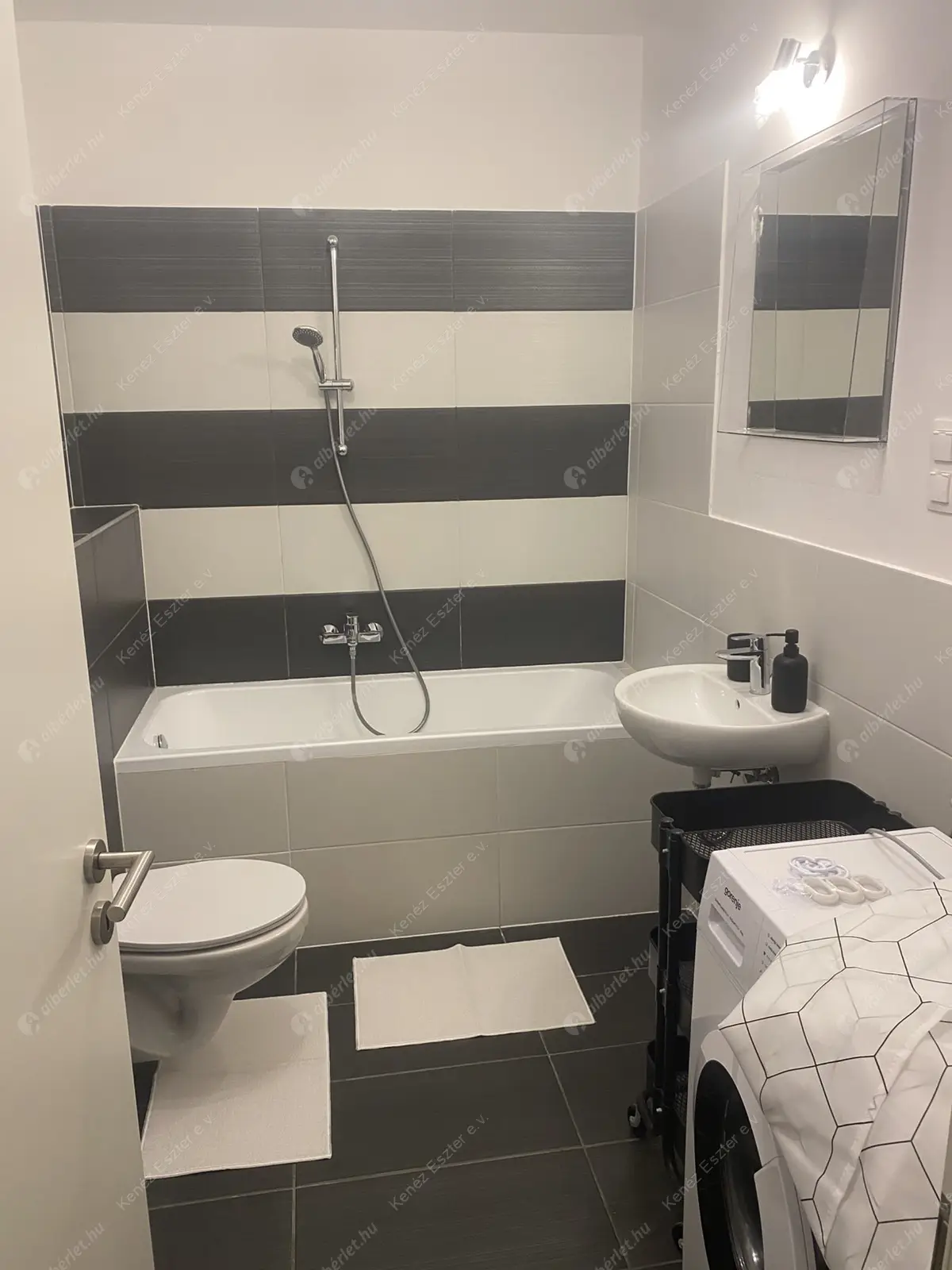 Kiadó albérlet 260000 Ft/hó áron: Budapest, XIII. kerület  Szabolcs utca. Mérete: 36 nm, 1 szobás | Alberlet.hu - 6572236